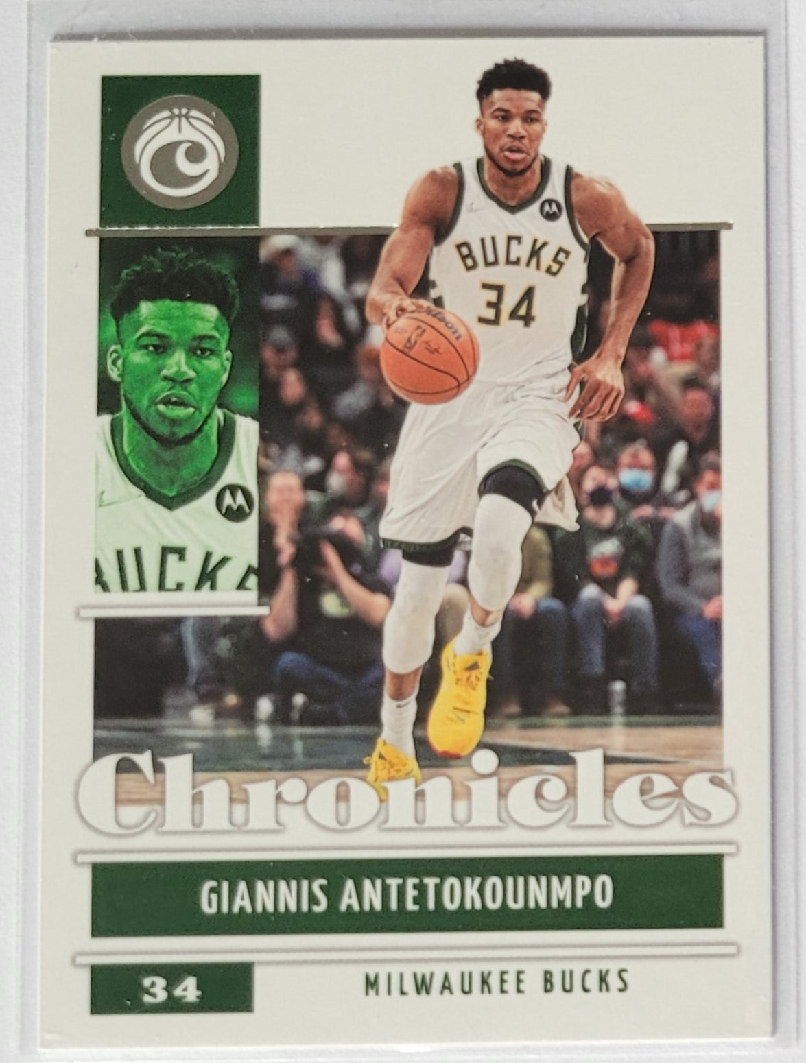 Giannis Antetokounmpo - 2021-22 Panini Chronicles #1