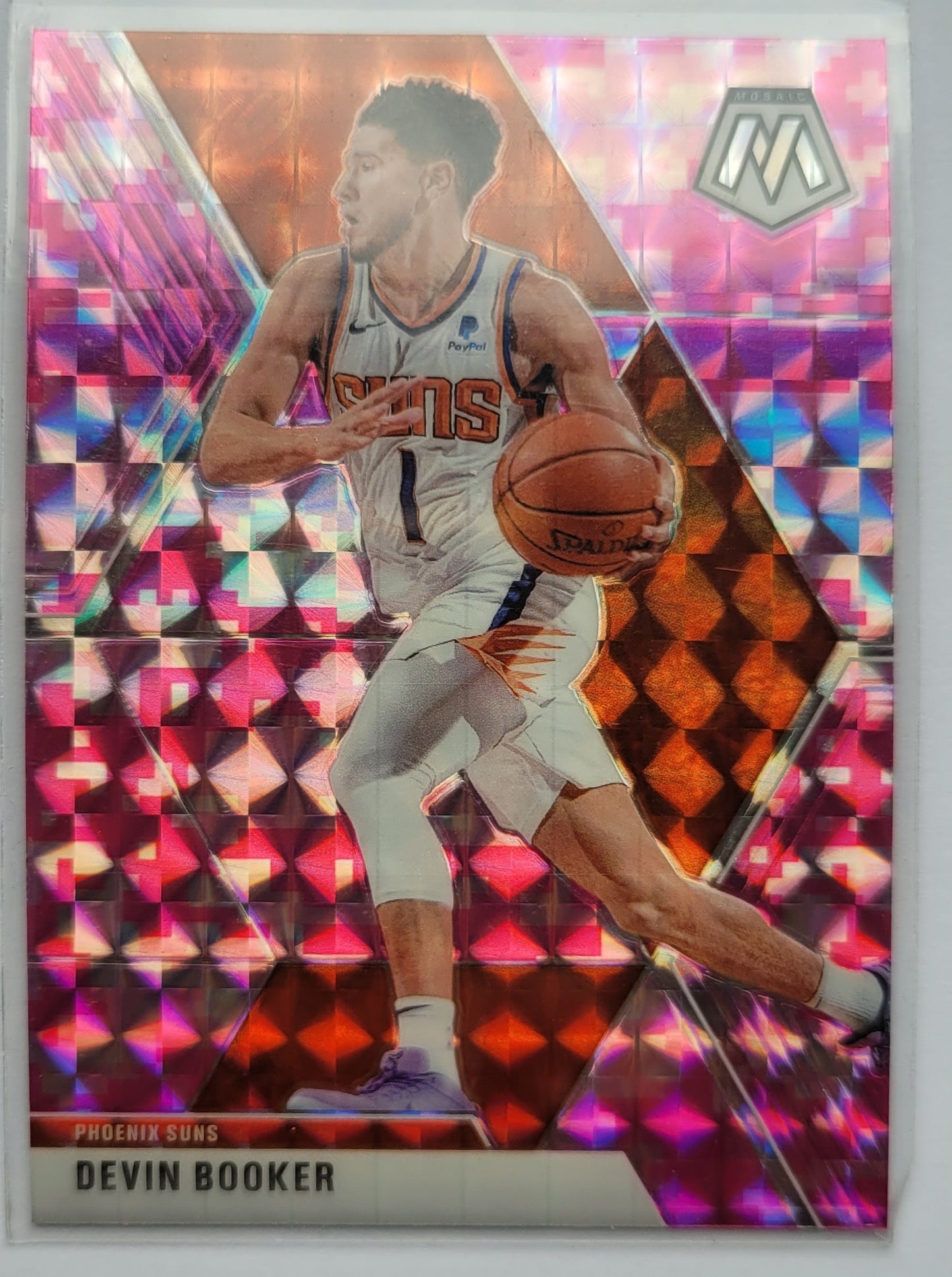 Devin Booker - 2019-20 Panini Mosaic Mosaic Pink Camo #128