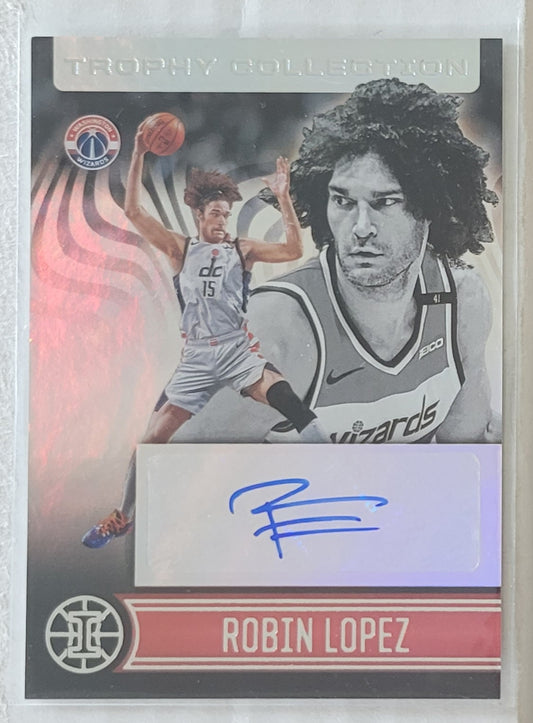 Robin Lopez - 2020-21 Panini Illusions Trophy Collection Signatures #TC-RLP