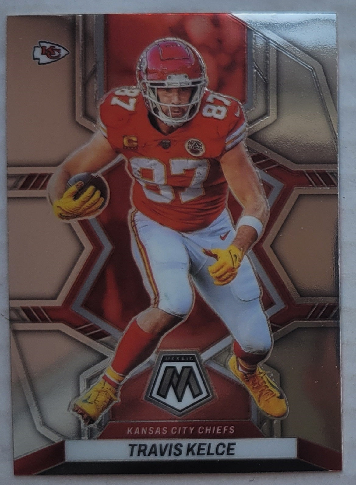 Travis Kelce - 2022 Panini Mosaic #97