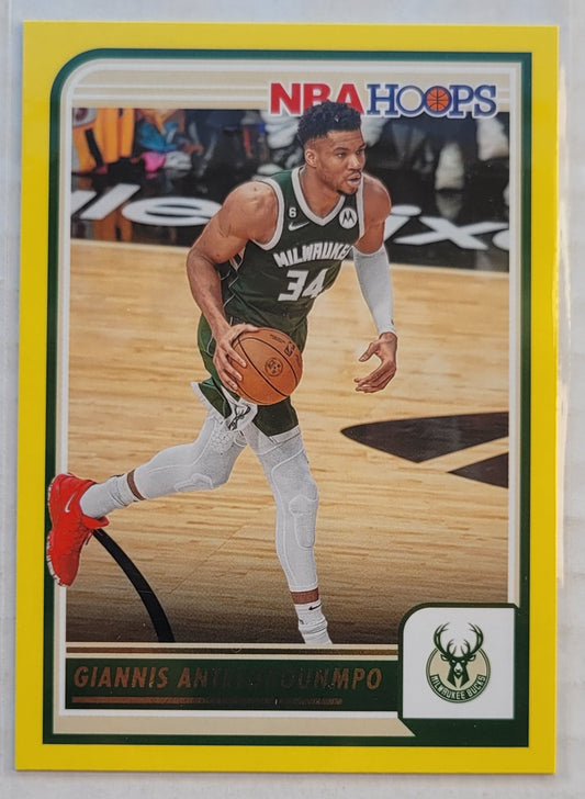 Giannis Antetokounmpo - 2023-24 Hoops Yellow #147
