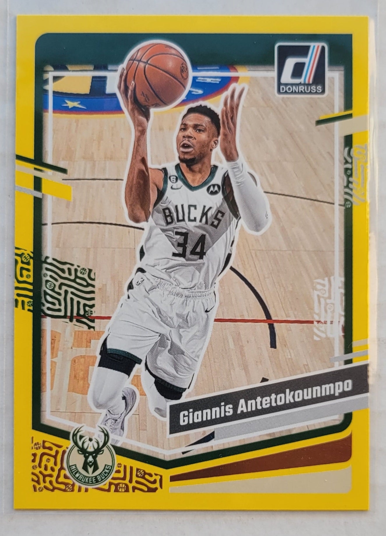 Giannis Antetokounmpo - 2023-24 Donruss Yellow Flood #188