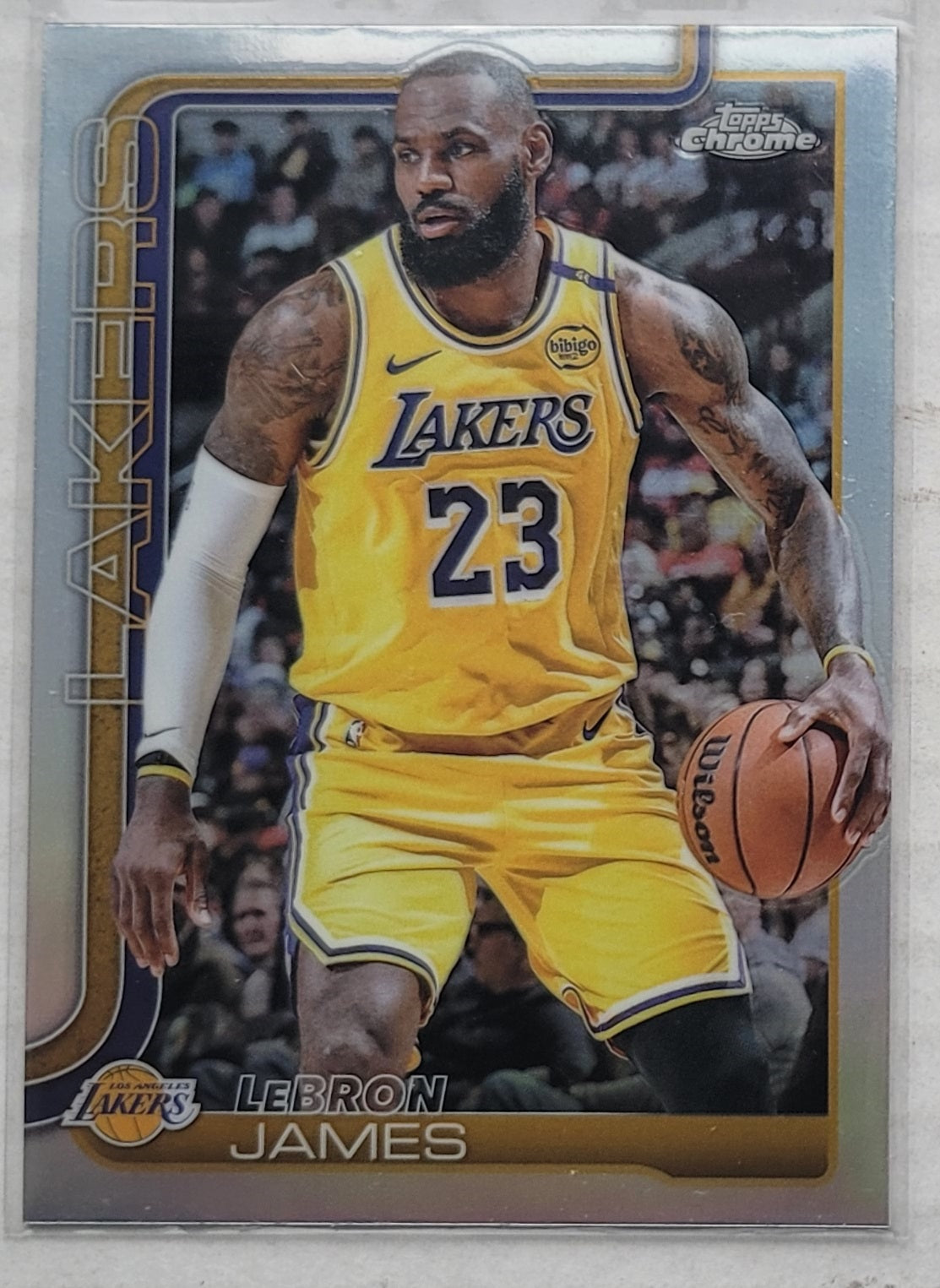 LeBron James - 2025-26 Topps Chrome Refractors #127