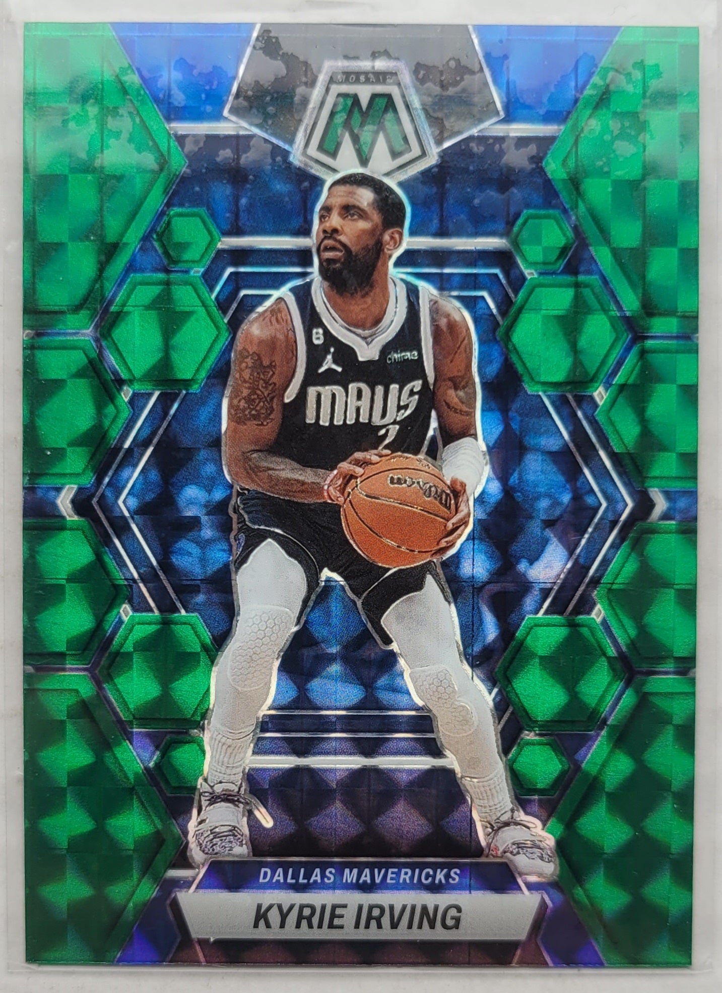 Kyrie Irving - 2022-23 Panini Mosaic Mosaic Green #13