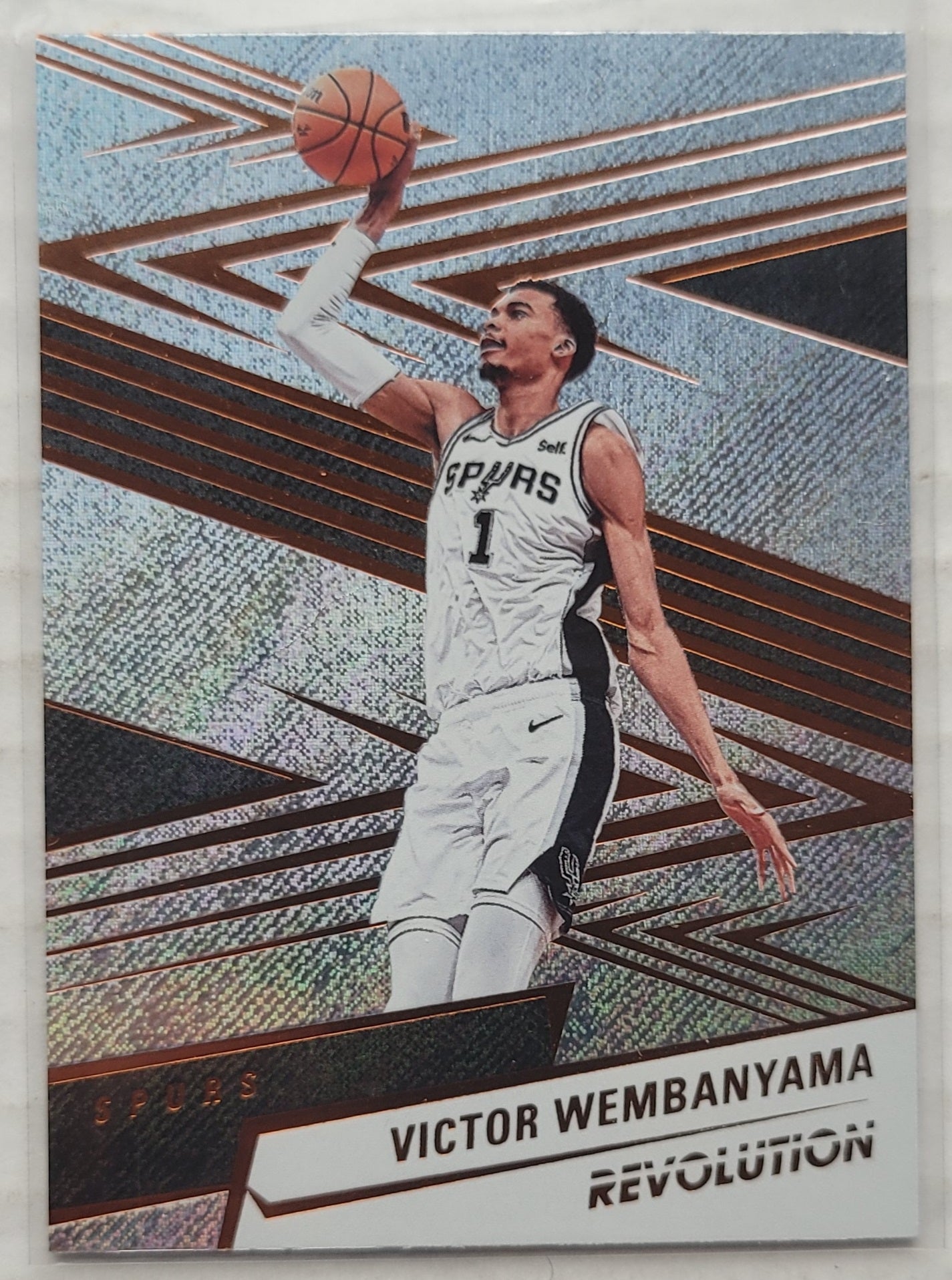 Victor Wembanyama - 2024-25 Panini Revolution #79